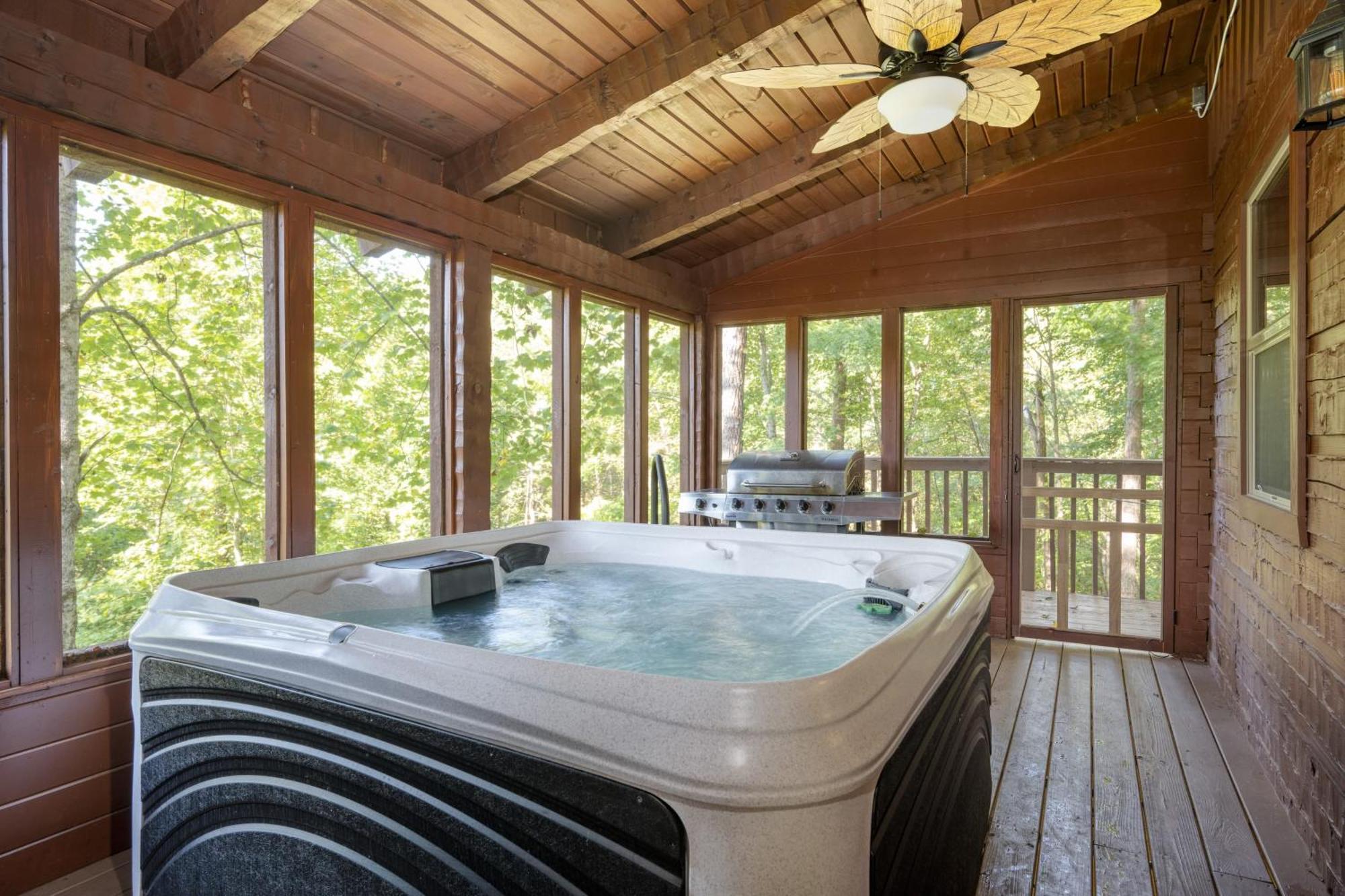 Dudley IV By Avantstay Cosy Cabin W Hot Tub Sweeping Views Pigeon Forge Eksteriør billede