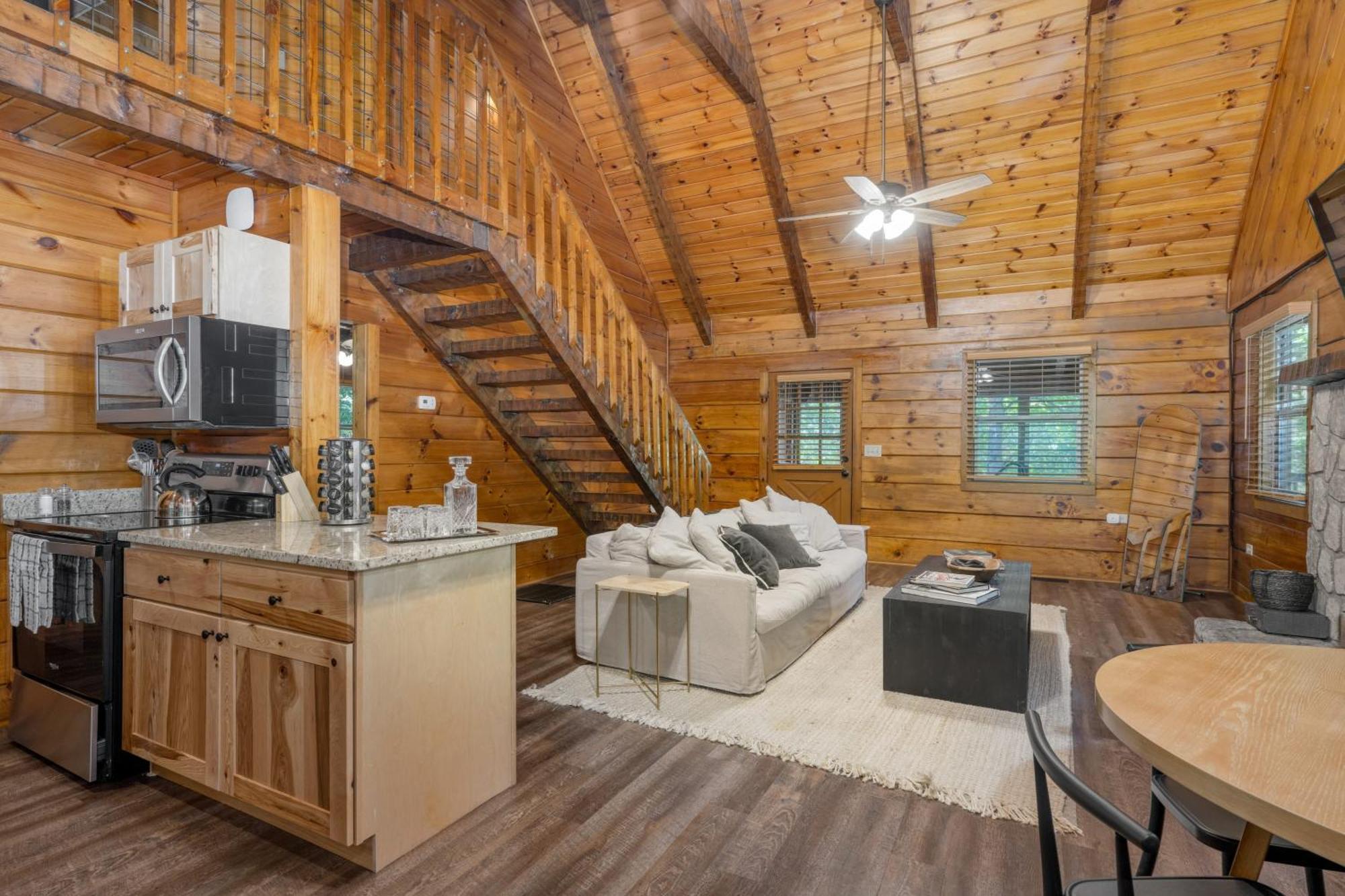 Dudley IV By Avantstay Cosy Cabin W Hot Tub Sweeping Views Pigeon Forge Eksteriør billede